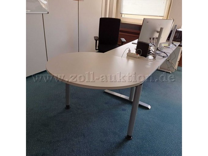 Abgebildet ist der angebotene Ansatz, montiert an einem Schreibtisch. Bitte beachten Sie: Der Schreibtisch dient lediglich der Veranschaulichung der Montagesituation und ist nicht Bestandteil dieser Abgebildet ist der angebotene Ansatz, montiert an einem Schreibtisch. Bitte beachten Sie: Der Schreibtisch dient lediglich der Veranschaulichung der Montagesituation und ist nicht Bestandteil dieser