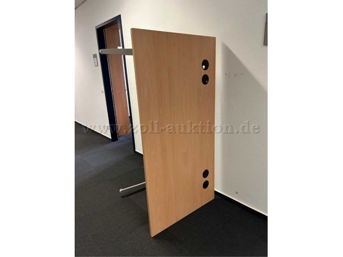 manuell höhenverstellbarer Schreibtisch der Fa. Assmann - seitlich aufgestellt mit Draufsicht (Beispielbild)
