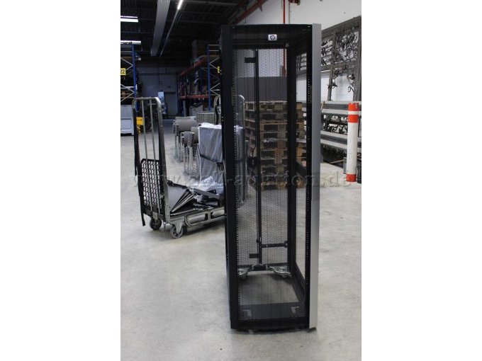 Schrank ohne Terminal Vorderseite