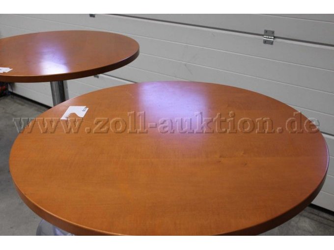 Tischplatte mit Kleberesten