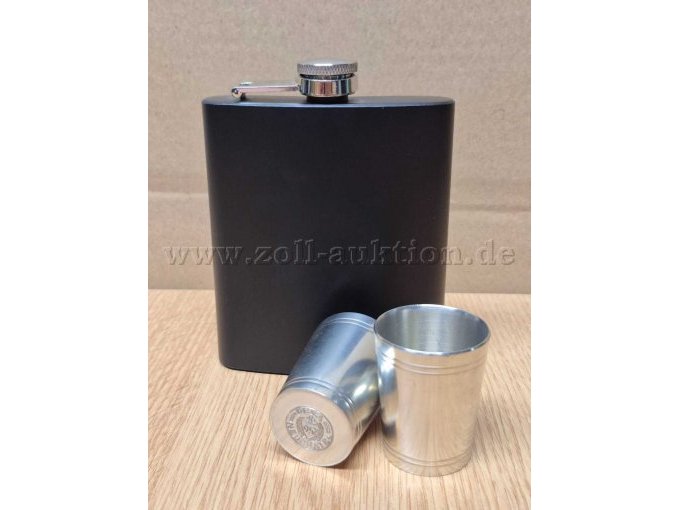 Flachmann und Trinkbecher