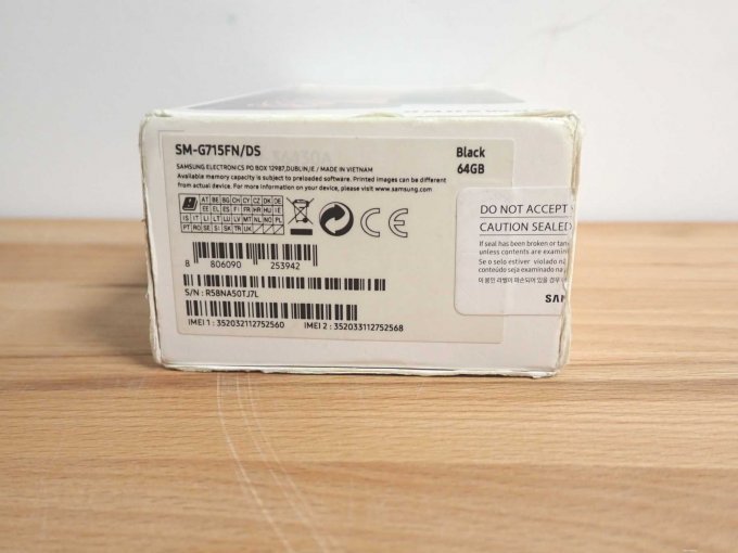 CE Kennzeichen auf Karton