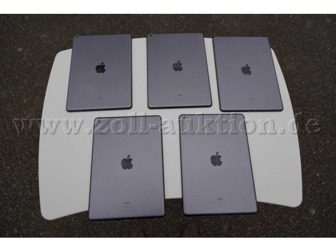 iPads von hinten mit Kratzspuren.