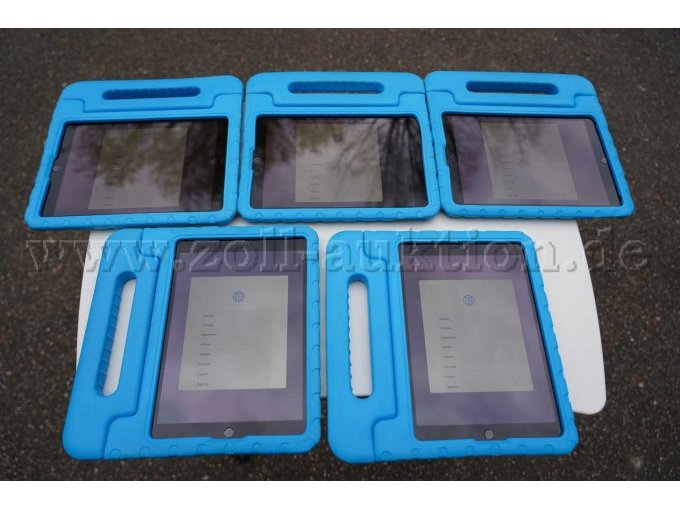 iPads von Vorne mit Kratzern auf dem Display.