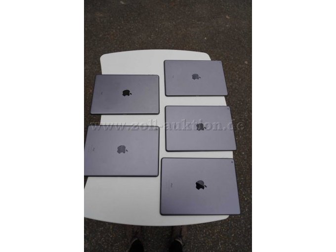 iPad von hinten ohne Hülle.