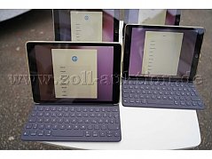 Tastatur mit Gebrauchsspuren (Fäden hängen ab und der Rand ist offen.