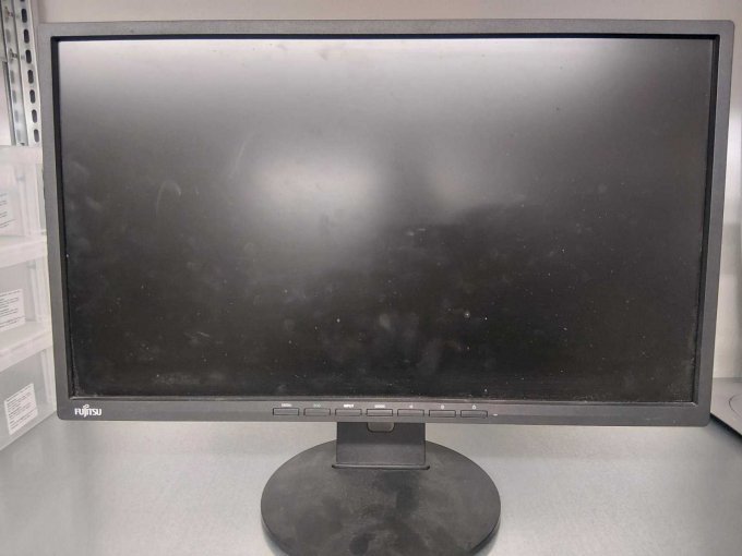 Fujitsu B 22-8TS Pro vorne