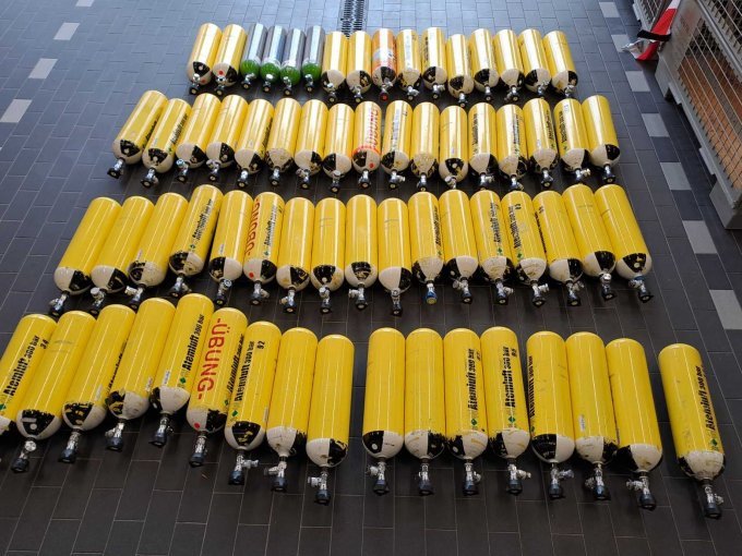 Atemschutz-und Druckluftflaschen1