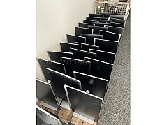 Monitore auf Palette