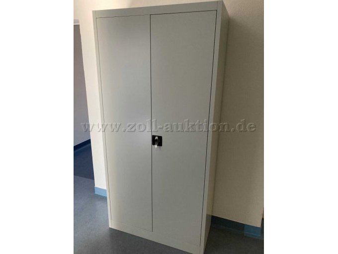 Aktenstahlschrank geschlossen
