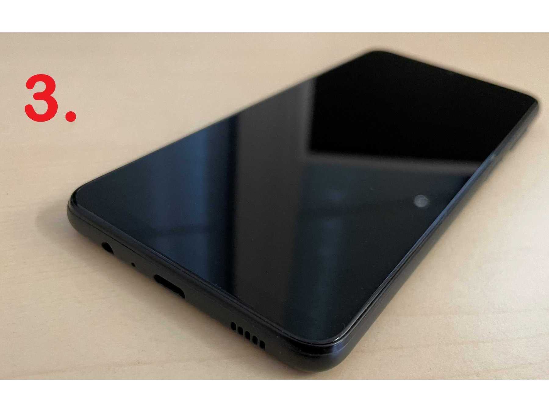 3. Samsung Galaxy A12, Display