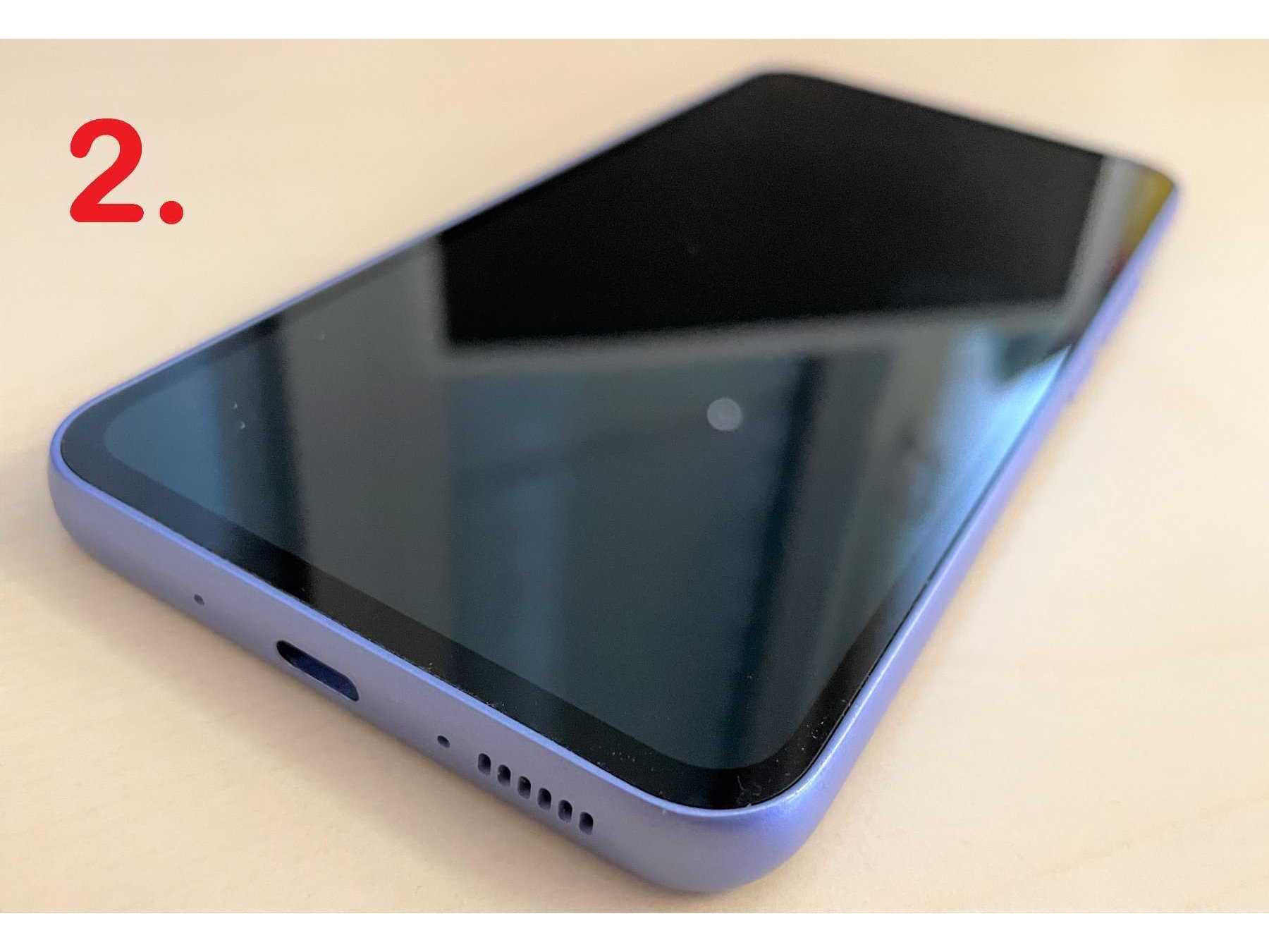 2. Samsung Galaxy A54, Display