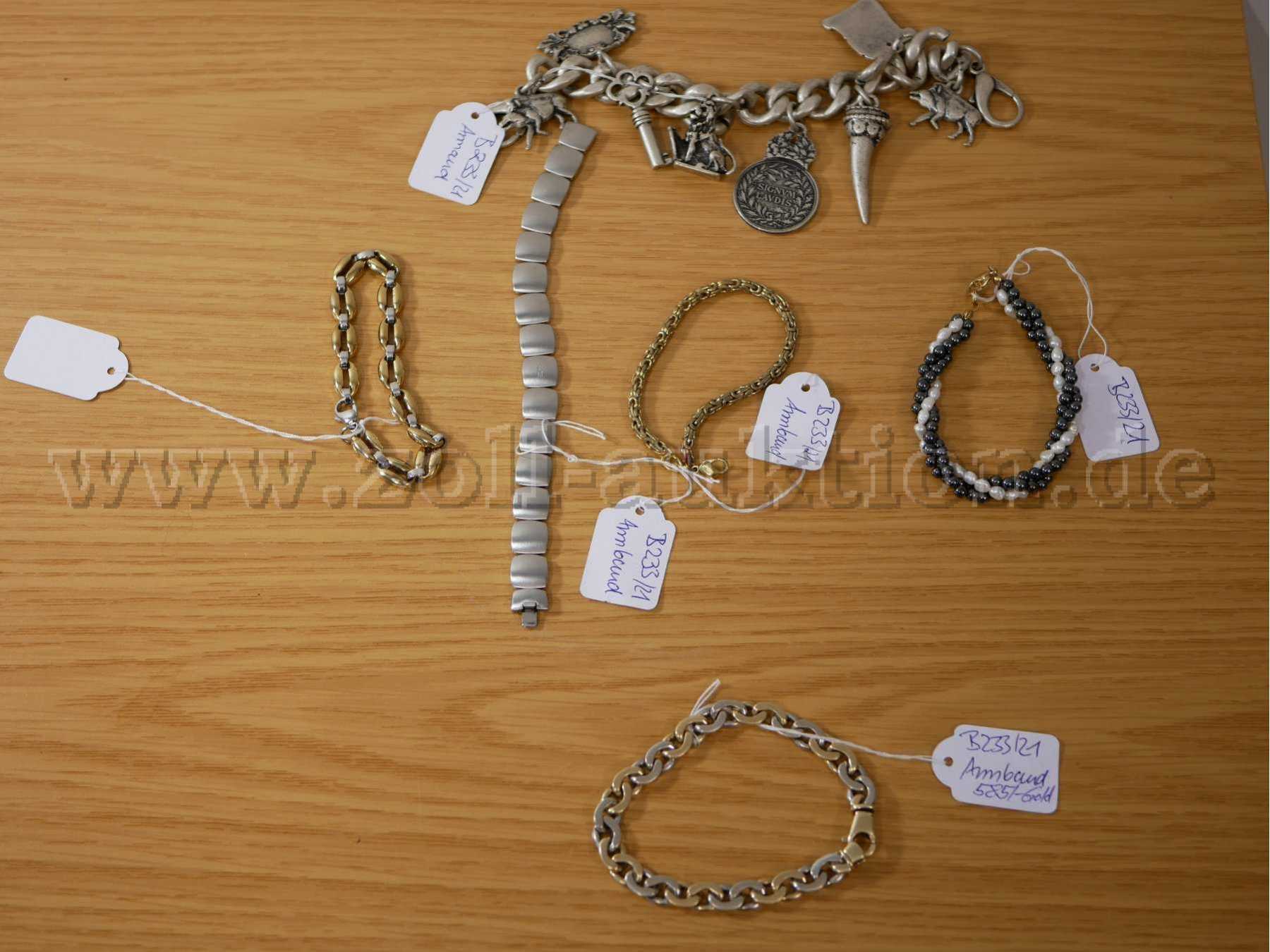 alle 6 Armbänder