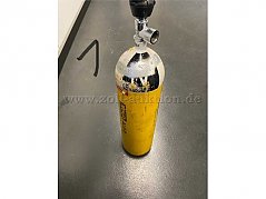 Atemschutzflasche Nummer 1 Frontalansicht