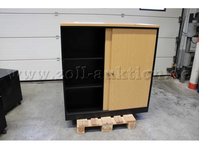 Schiebetürenschrank 3 OH geöffnet