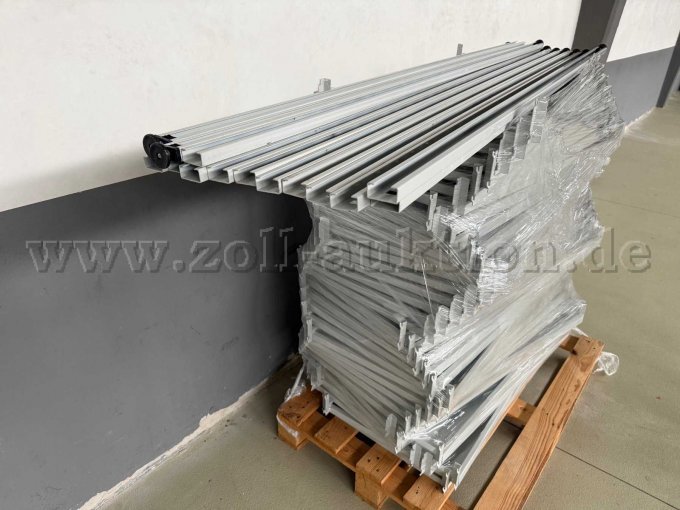 Regalteile auf Palette Ansicht links