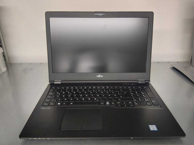Ansicht Fujitsu Lifebook U757 
Bildschirm mit Tastatur 
Bild beispielhaft