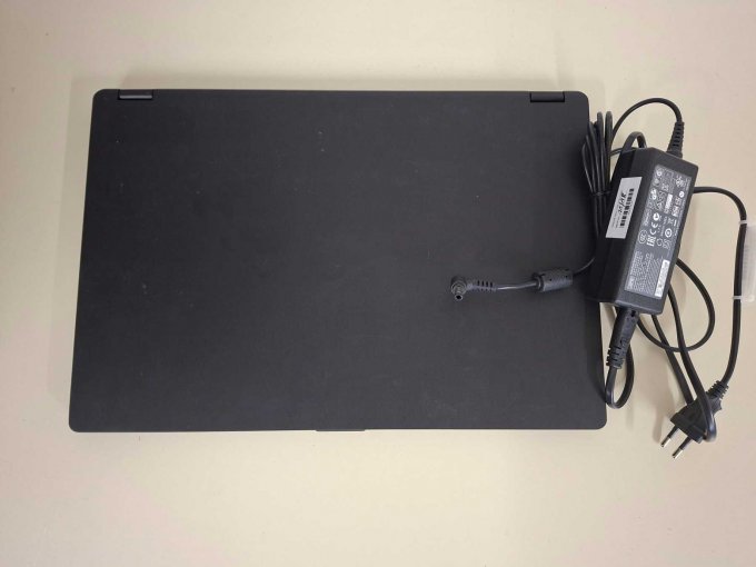 Ansicht Fujitsu Lifebook U757 
von oben 
Bild beispielhaft