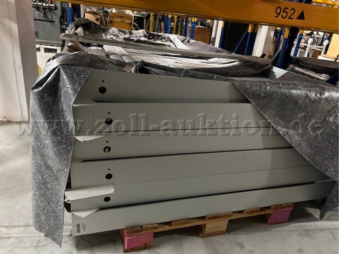 Leuchtkästen_abgebaut_gestapelt