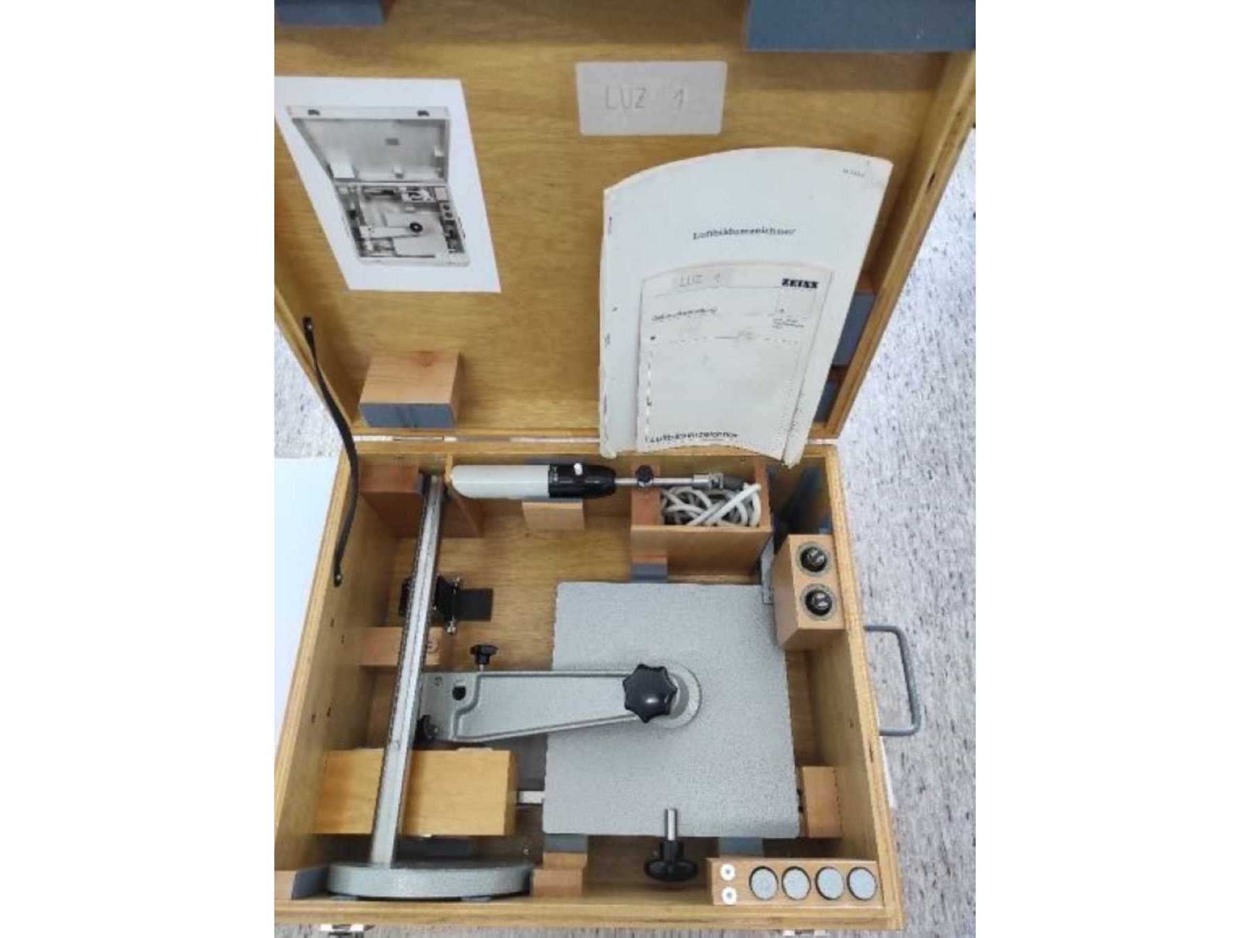 Luftbildumzeichner in Holzbox