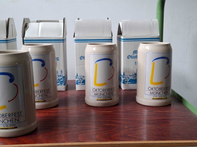 6 Oktoberfest-pullen zonder tinnen deksel, jaarpullen 1994 – foto 5 – kavel bij Zoll-Auktion, München