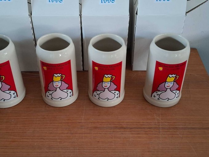 6 Oktoberfestkrüge ohne Zinndeckel Jahreskrüge 1998, Hersteller: Rastal – foto 3 – kavel bij Zoll-Auktion, München