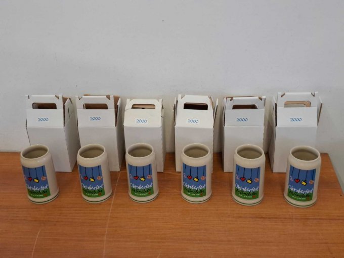 6 Oktoberfest-pullen zonder tinnen deksel, jaargang 2000, fabrikant: Rastal – foto 2 – kavel bij Zoll-Auktion, München