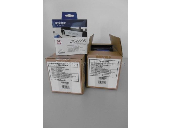 Gesamtansicht aller Auktionsgegenstände von der Seite