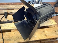 Bühnenbeleuchtung Selecon 16RAFR150 Rama Fresnel, mit Torblende