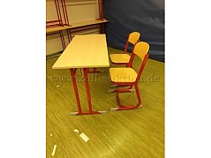 Tisch und Stühle - Set (1 von 6)