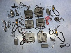 Gesamtansicht der 6 Feststations-Untersätze mit Zubehör