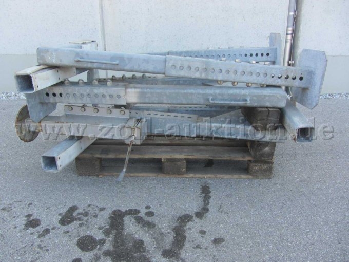 Stützfüße, Frontansicht