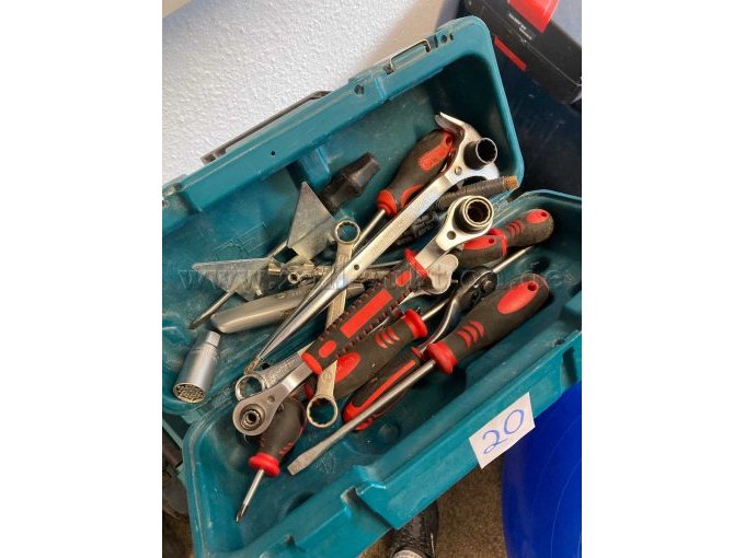 Werkzeugkoffer Makita mit div. Schraubendrehern, Winkelschraubendreher und anderen Werkzeugen