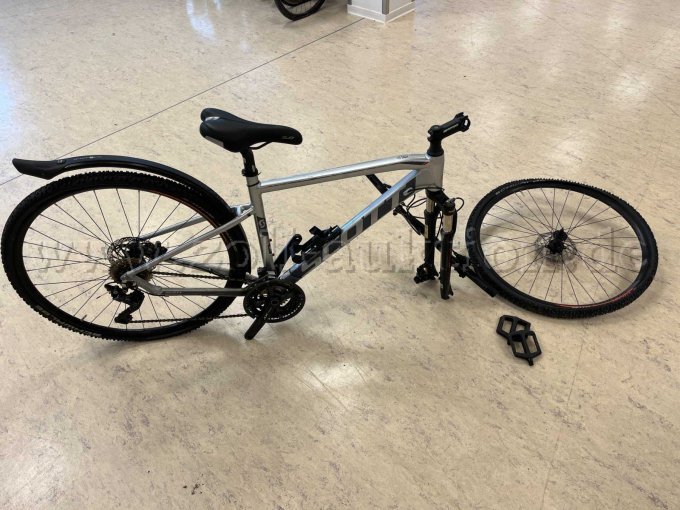 6 teiliger Fahrradposten (drei zerlegte Räder, ein Rahmen, 2 Sattel) – foto 7 – kavel bij Zoll-Auktion, Hamburg