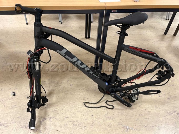 6 teiliger Fahrradposten (drei zerlegte Räder, ein Rahmen, 2 Sattel) – foto 5 – kavel bij Zoll-Auktion, Hamburg