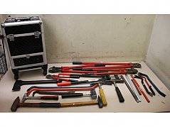 74 Teile Werkzeug und 1 rollender Werkzeukoffer