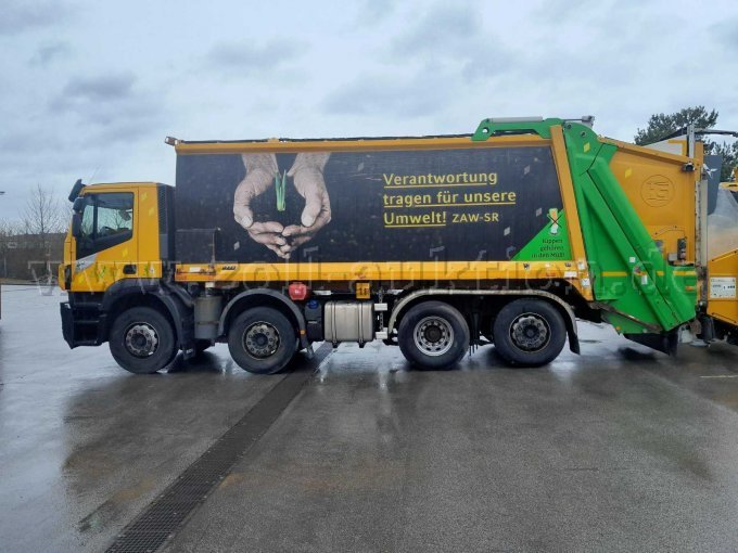 Seitenansicht-links SR-Z758