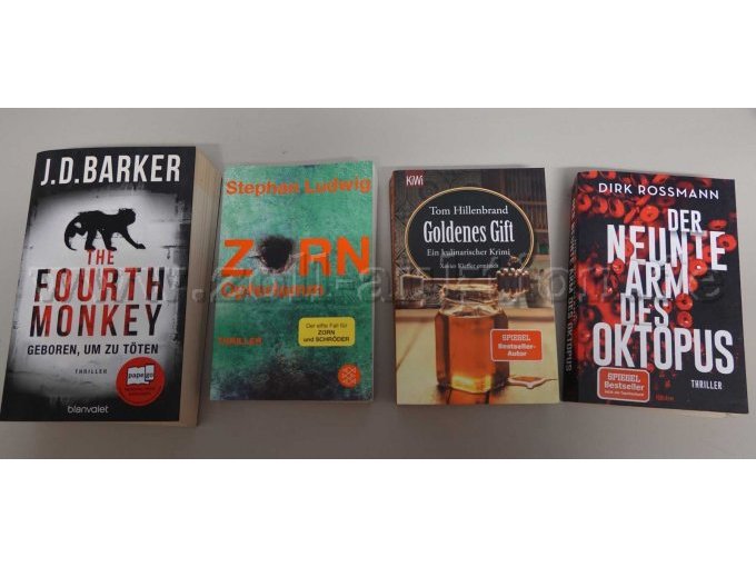 Konvolut aus 7 Büchern,
Teilansicht von 4 Büchern