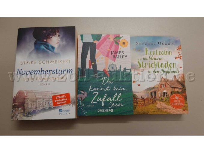 Konvolut aus 7 Büchern,
Teilansicht von 3 Büchern