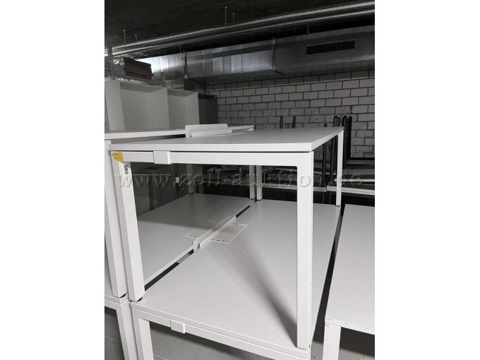 Tisch 4