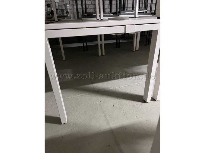 Tisch 7