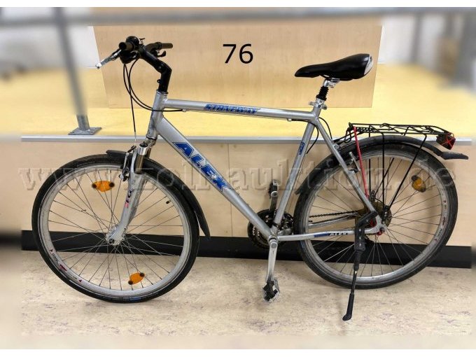 1 Crossbike von Alex "Stoneway", 28 Zoll, silber, RH 60 cm, 24 Gänge, Kettenschaltung