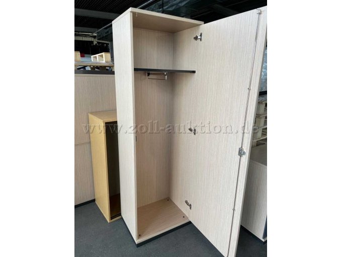 Kleiderschrank Innenansicht