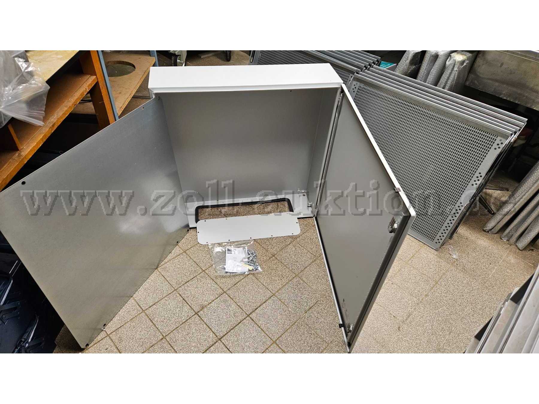 Rittal Schaltschrank Vorderansicht aufgeklappt!