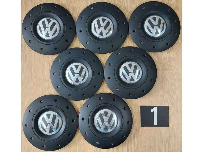 7 Radabdeckungen Volkswagen (Teile-Nr.: 7H0601151B RVB) – foto 2 – kavel bij Zoll-Auktion, Hünfeld