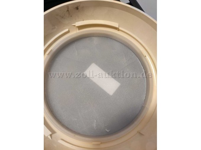 Lampenfront mit mehreren Rissen