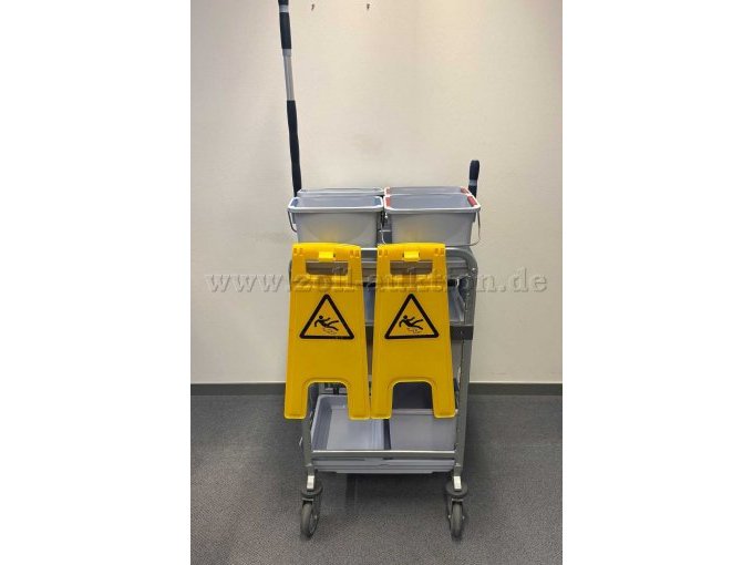 Putzwagen 3:

Ansicht 2 von 2

Warnschilder