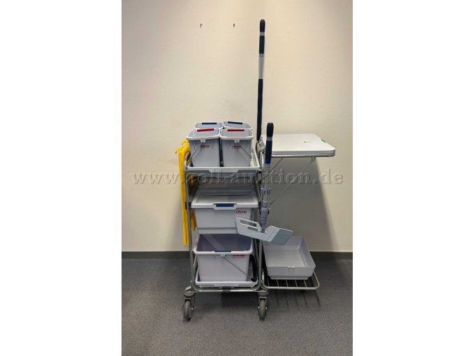 Putzwagen 3:

Ansicht 1 von 2

Frontansicht