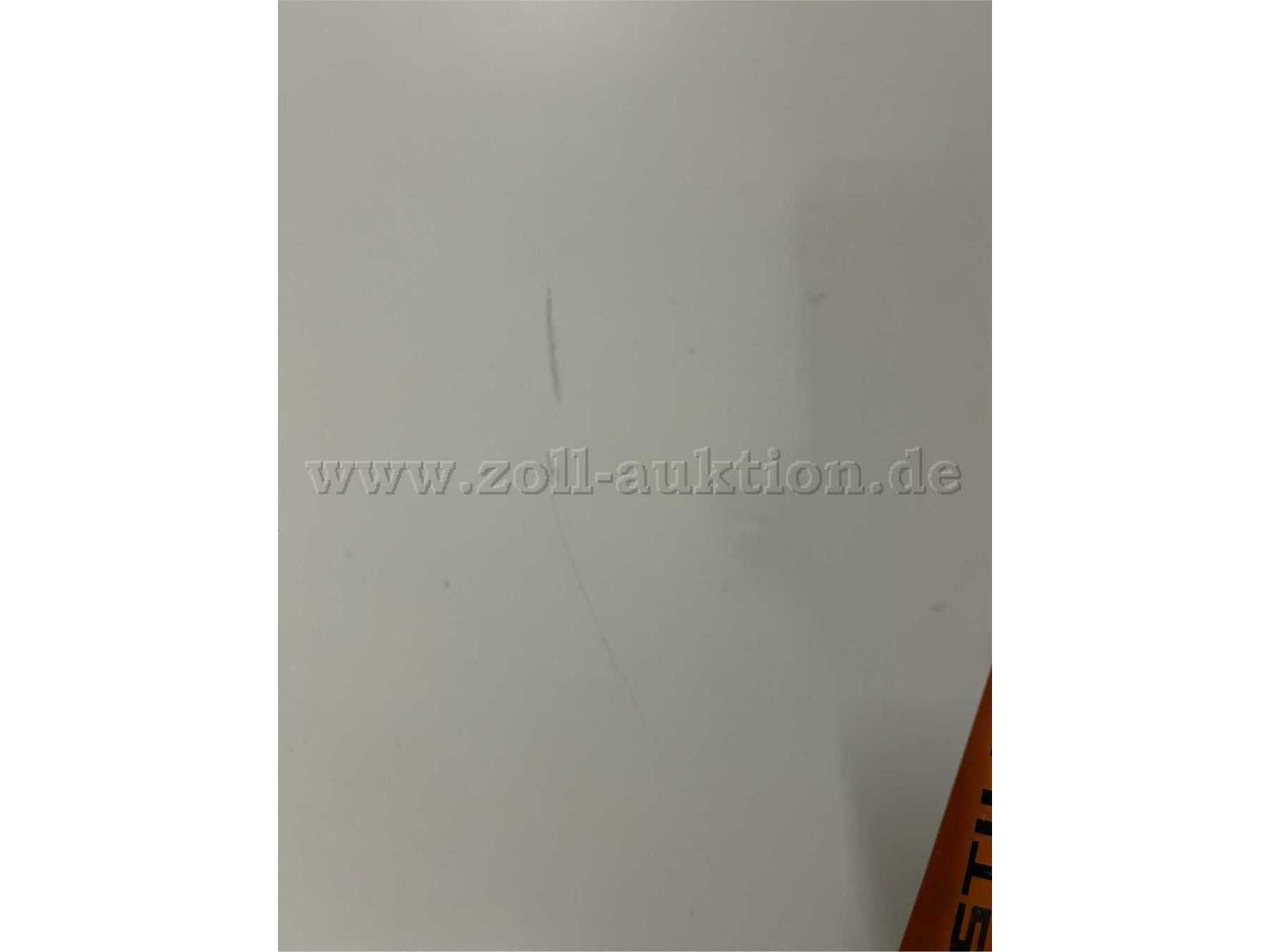 WIM 557014_Vollsichtvitrine mit Beleuchtung_Kratzer