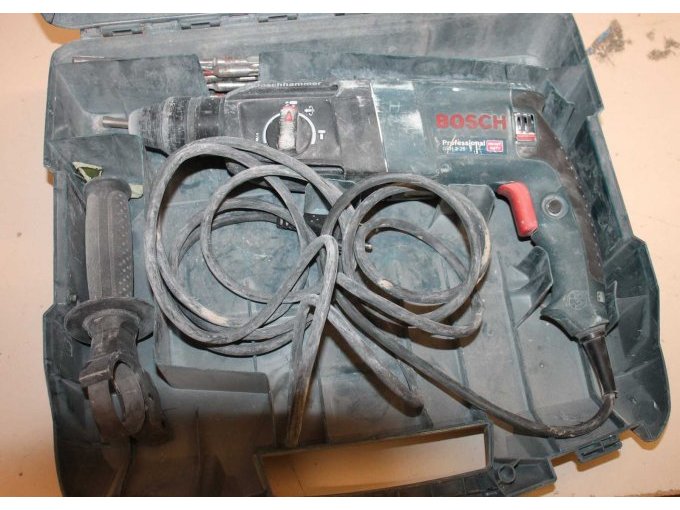 1 Bohrhammer „Bosch“ GBH 2-26 im Werkzeugkoffer